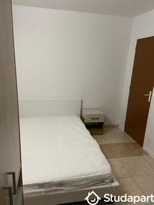 Chambre - 10 m² - 1 pièce
