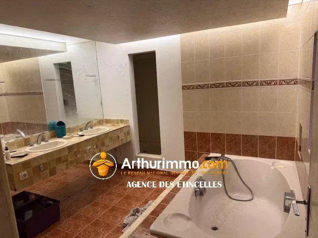 Maison - 200 m² - 6 pièces