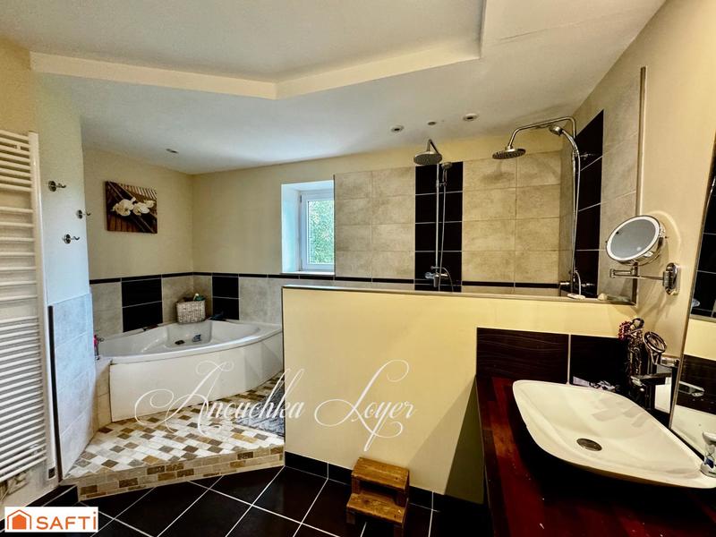 Maison de maîtres - 210 m² - 8 pièces