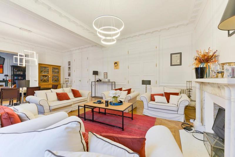 Appartement - 220 m² - 8 pièces