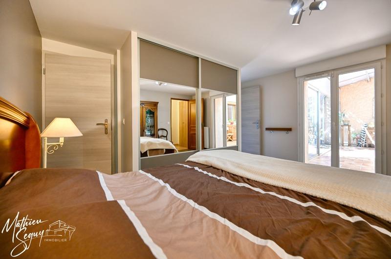 Maison - 200 m² - 8 pièces