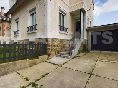 Maison - 111 m² - 5 pièces