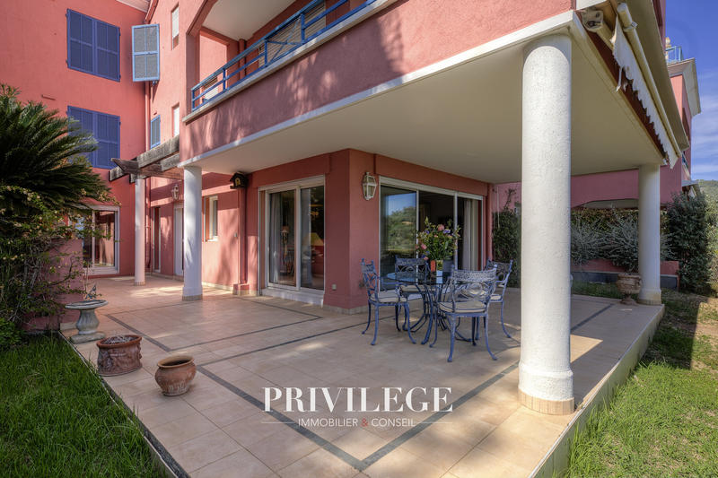 Appartement - 104 m² - 4 pièces