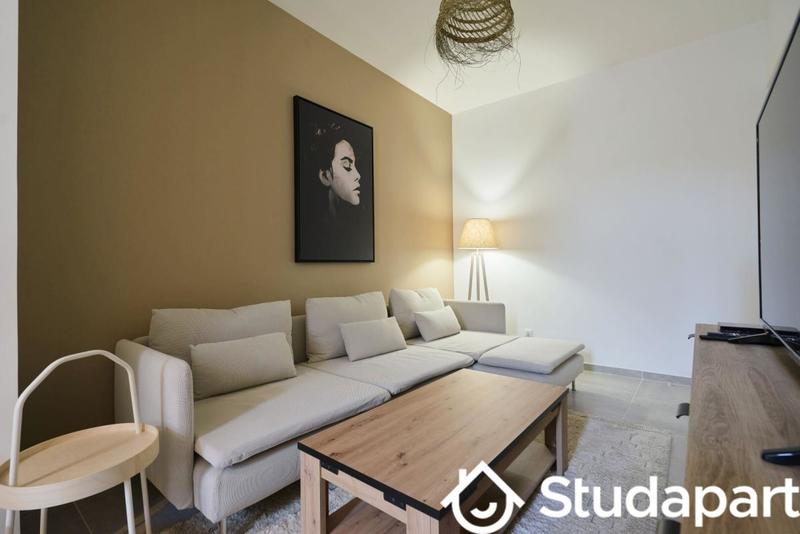 Chambre - 12 m² - 1 pièce