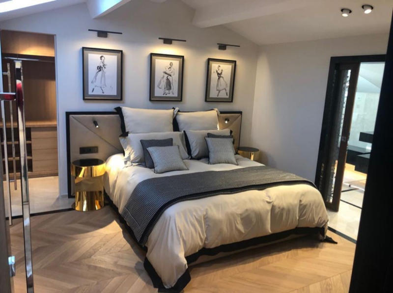 Appartement - 201 m² - 5 pièces