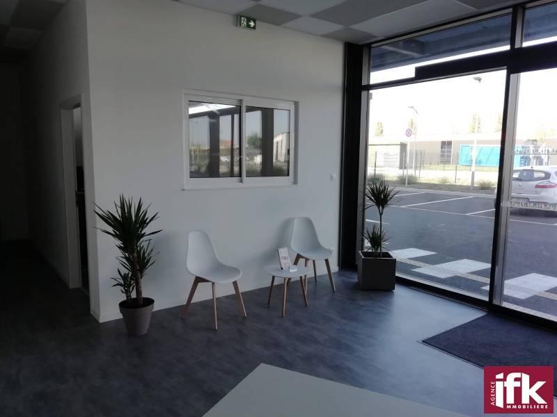 Local commercial - 150 m² - 7 pièces