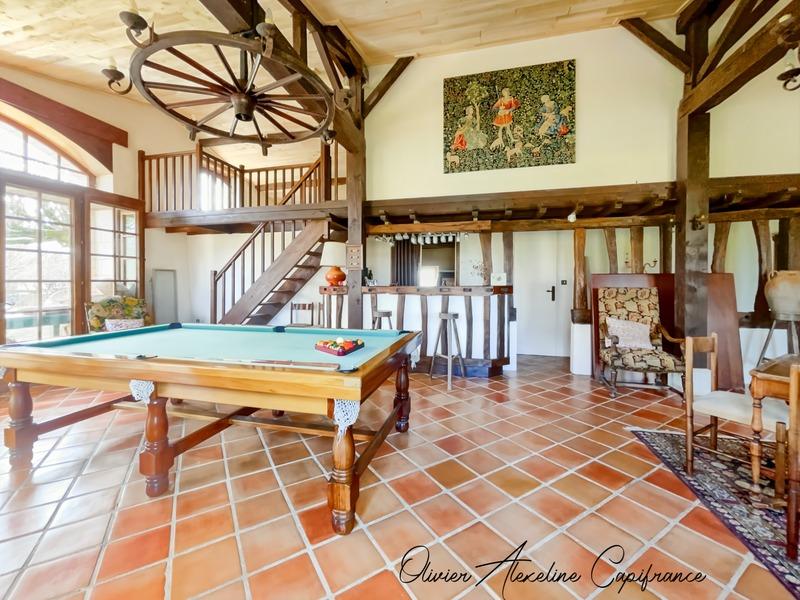 Maison - 500 m² - 16 pièces