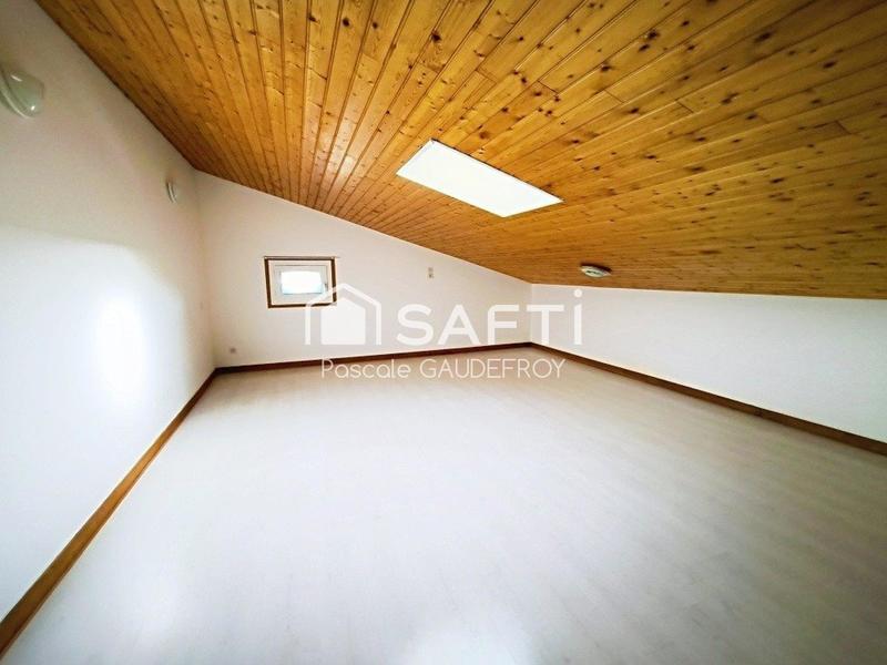 Maison - 219 m² - 8 pièces