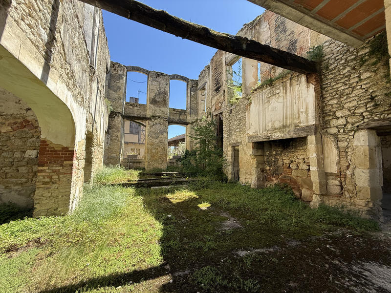 Maison de village - 200 m² - 2 pièces