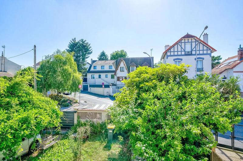 Maison - 223 m² - 8 pièces