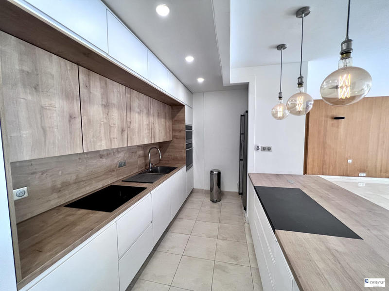 Duplex - 170 m² - 6 pièces