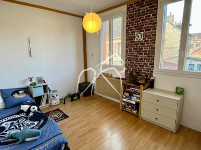 Maison - 90 m² - 5 pièces