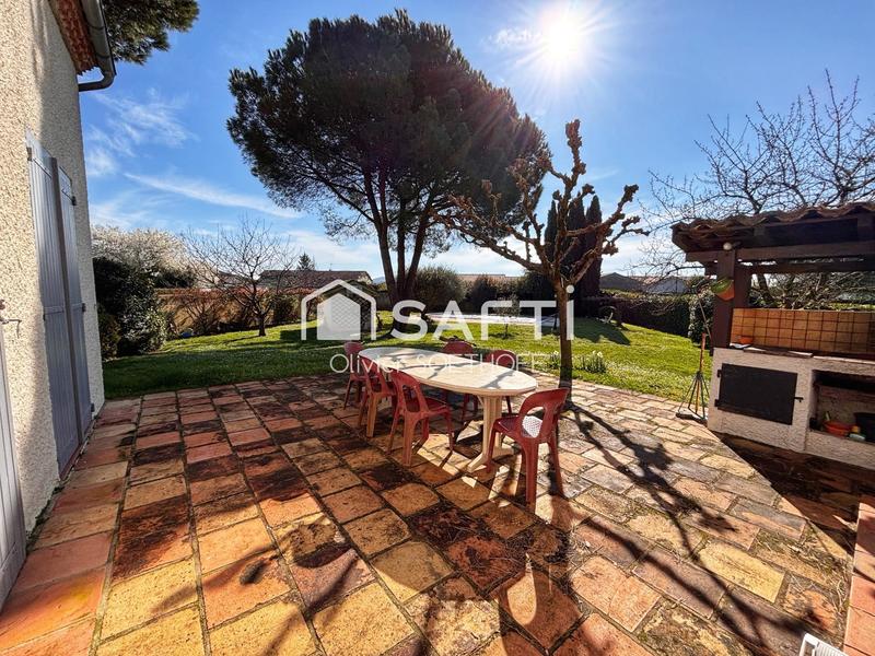 Maison - 220 m² - 8 pièces