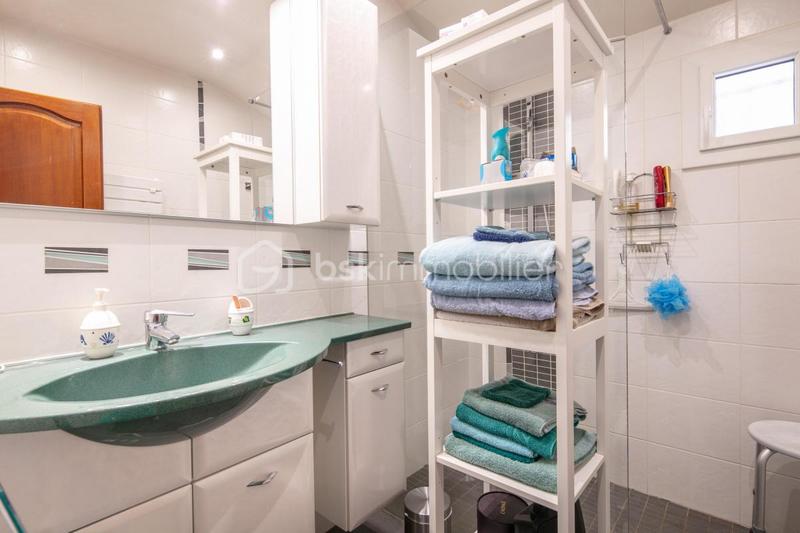 Maison - 221 m² - 9 pièces