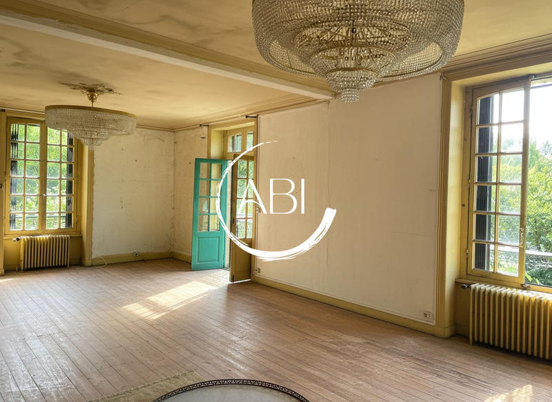 Villa - 269 m² - 11 pièces