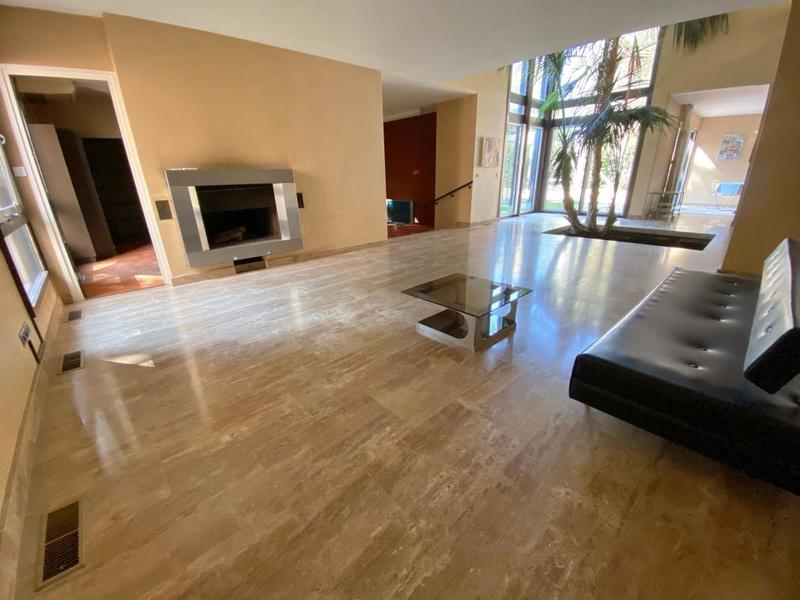 Maison - 315 m² - 10 pièces