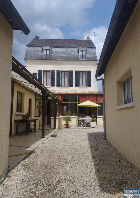 Maison - 146 m² - 7 pièces