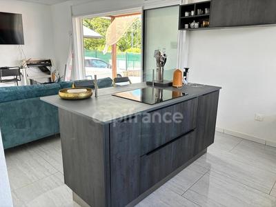 Maison - 102 m² - 4 pièces