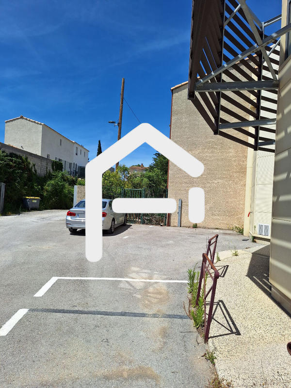 Parking / Garage - 13 m²