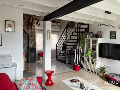 Maison - 102 m² - 5 pièces