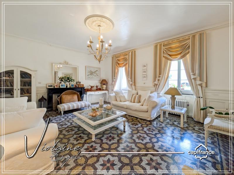 Maison de maîtres - 408 m² - 8 pièces