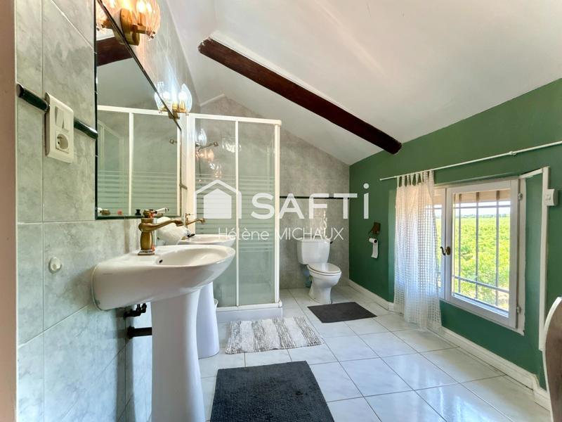 Maison - 219 m² - 8 pièces