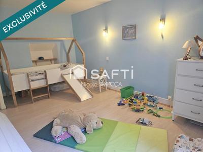 Maison - 135 m² - 6 pièces