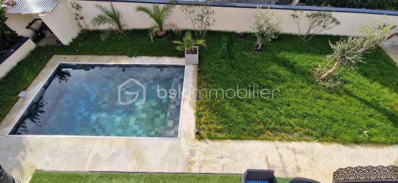 Maison - 93 m² - 4 pièces