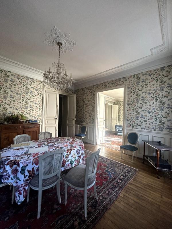 Appartement - 144 m² - 8 pièces