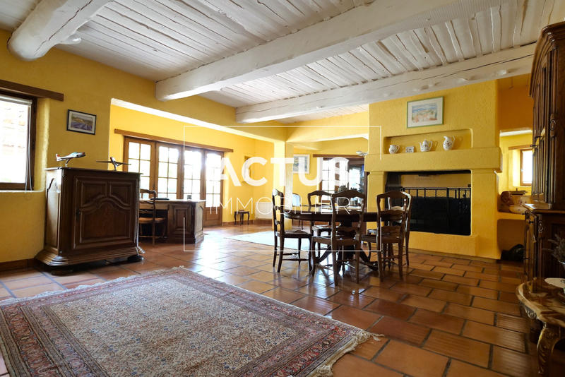 Maison - 189 m² - 6 pièces