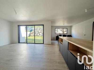 Maison - 98 m² - 4 pièces