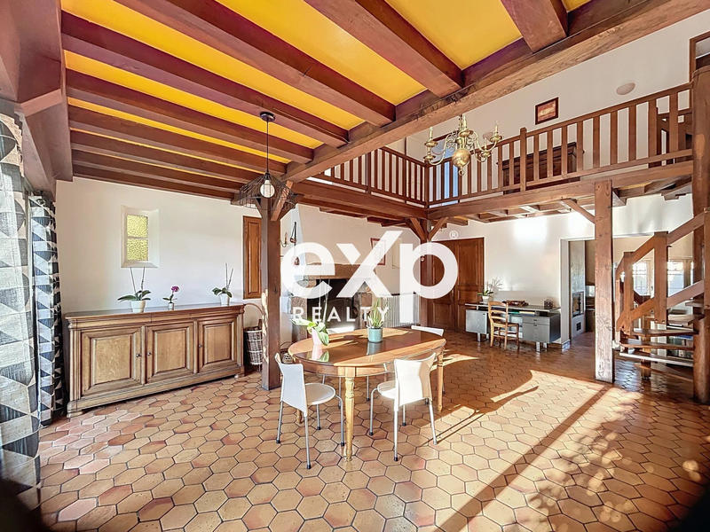 Maison - 158 m² - 6 pièces