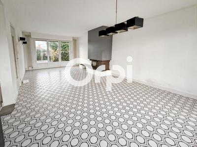 Maison - 93 m² - 4 pièces