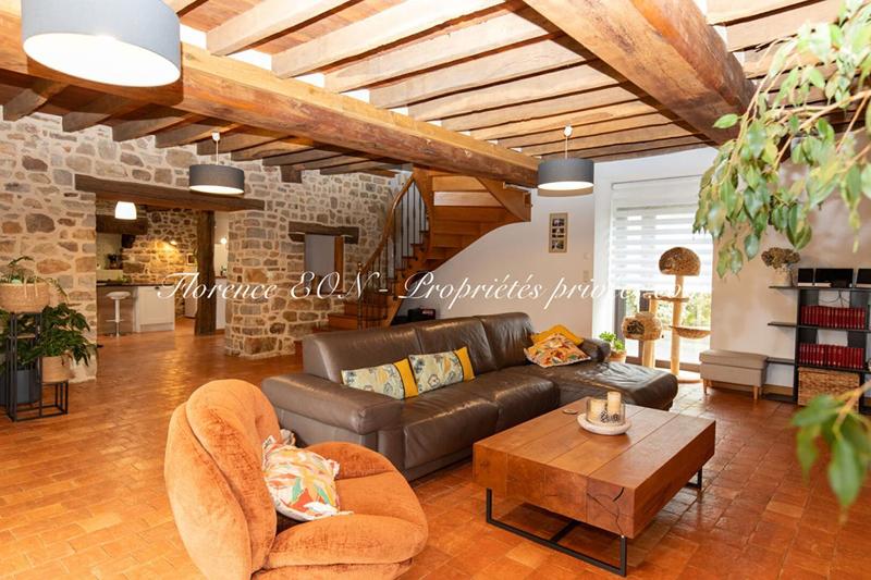 Maison - 218 m² - 5 pièces