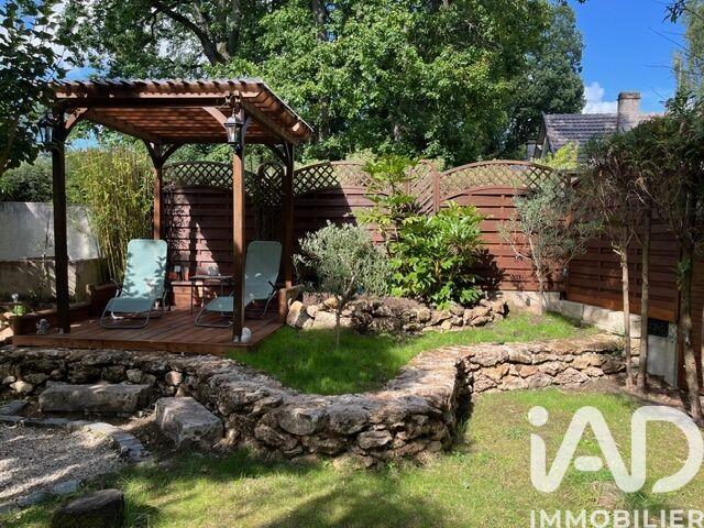 Maison - 180 m² - 9 pièces