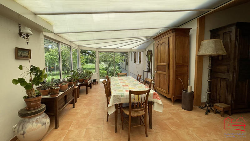 Maison - 220 m² - 6 pièces