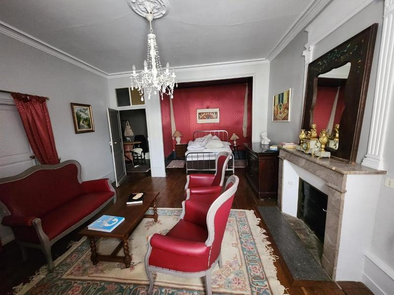 Maison - 635 m² - 13 pièces