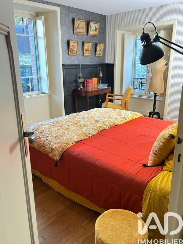 Maison - 220 m² - 7 pièces