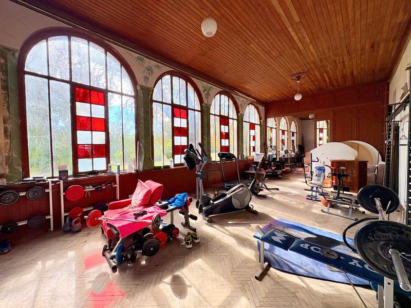 Château - 451 m² - 14 pièces