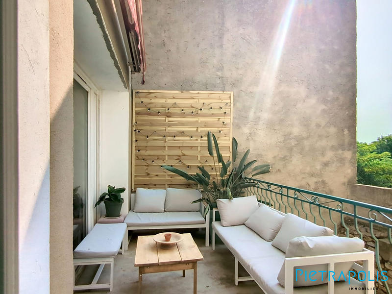 Maison - 260 m² - 5 pièces