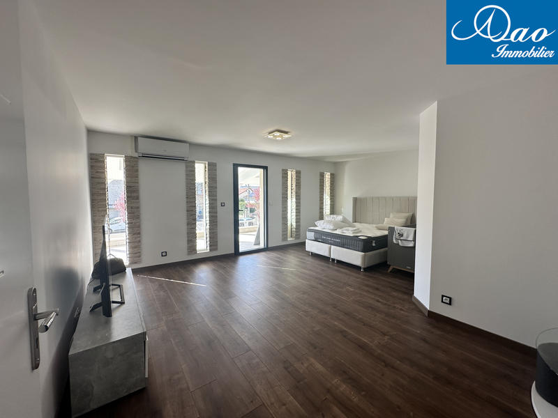 Maison - 290 m² - 6 pièces