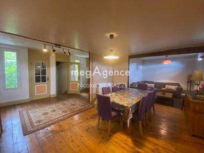 Maison - 200 m² - 9 pièces