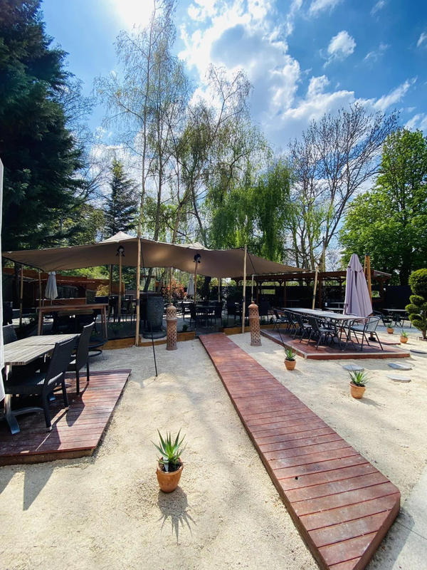 Fonds de commerce - 1 234 m²