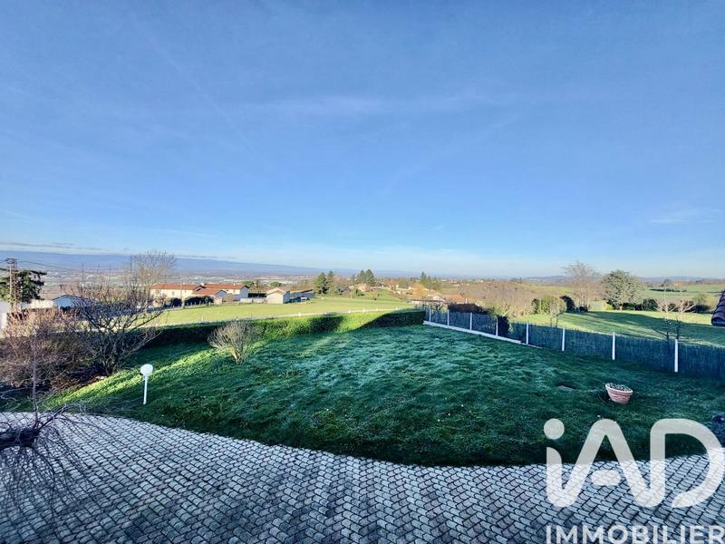 Maison - 237 m² - 7 pièces