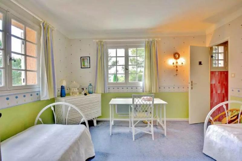 Villa - 350 m² - 8 pièces