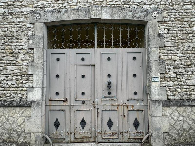 Maison - 274 m² - 9 pièces