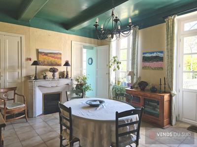 Maison - 162 m² - 9 pièces