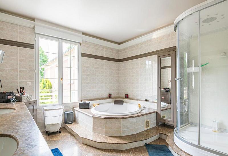 Propriété - 550 m² - 17 pièces