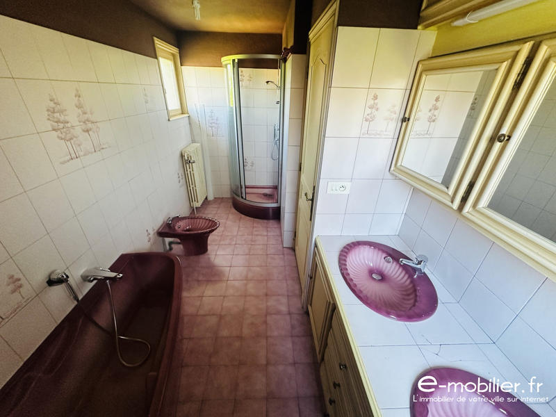 Maison - 216 m² - 7 pièces