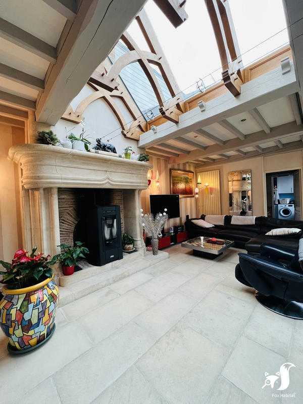 Maison - 249 m² - 9 pièces